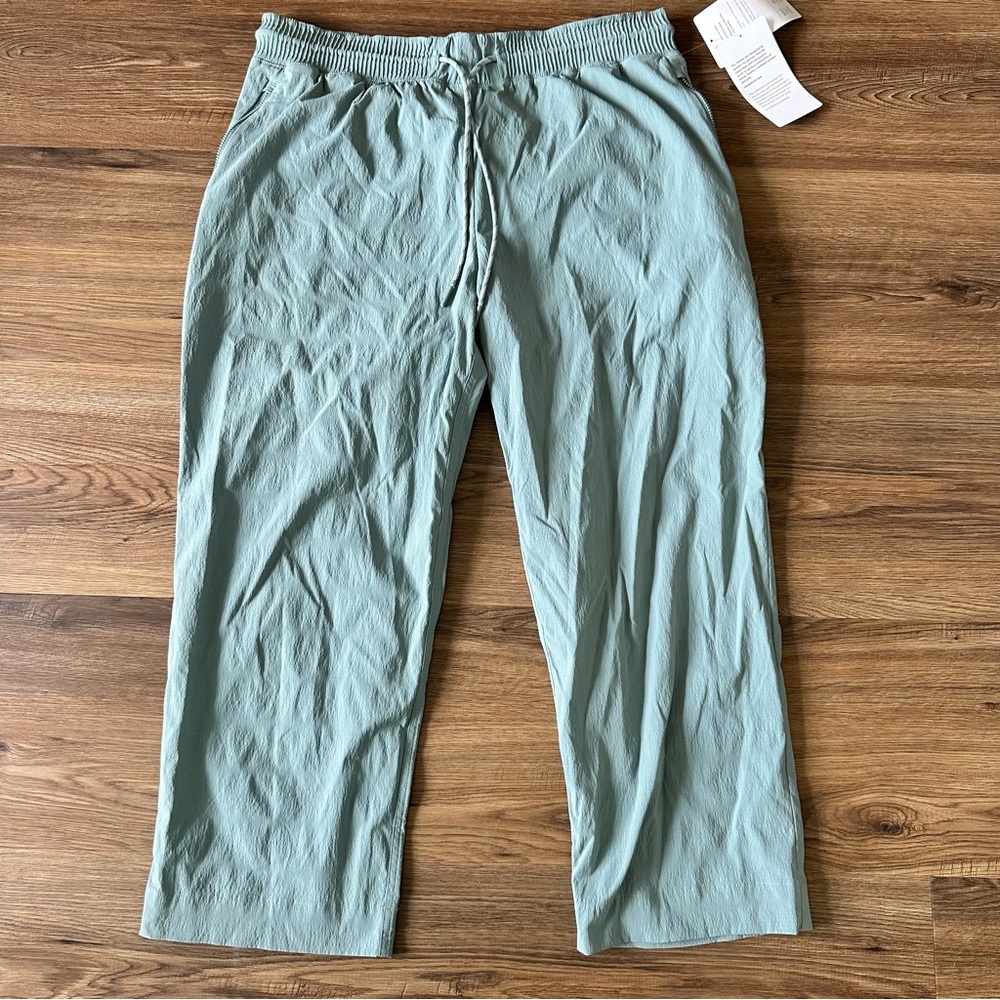 Athleta Trekkie Straight Crop High Rise Pants Women 14 Stretch Lightweight Green